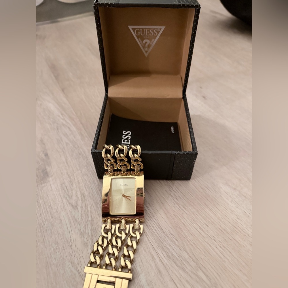 Guess Gold Chain Bracelet Watch